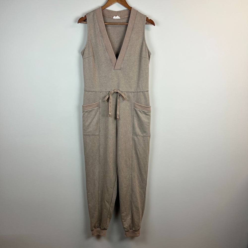 Hem & Thread Jumpsuit Joggers Womens Medium Beige Loungewear V-Neck Sleeveless M